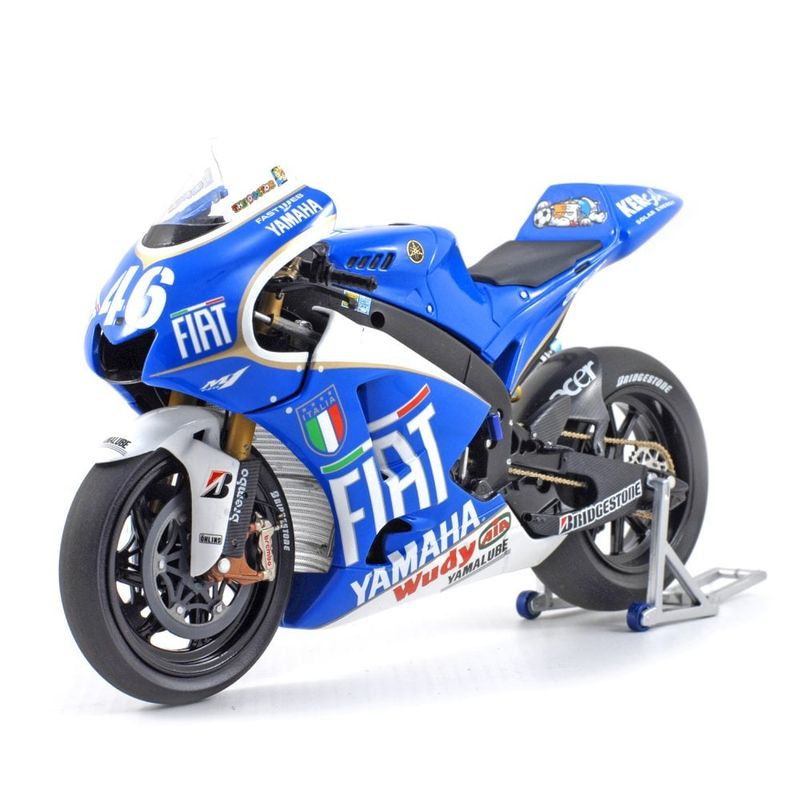 موتور بازی مدل yamaha yzr m1 cataiunya 2008